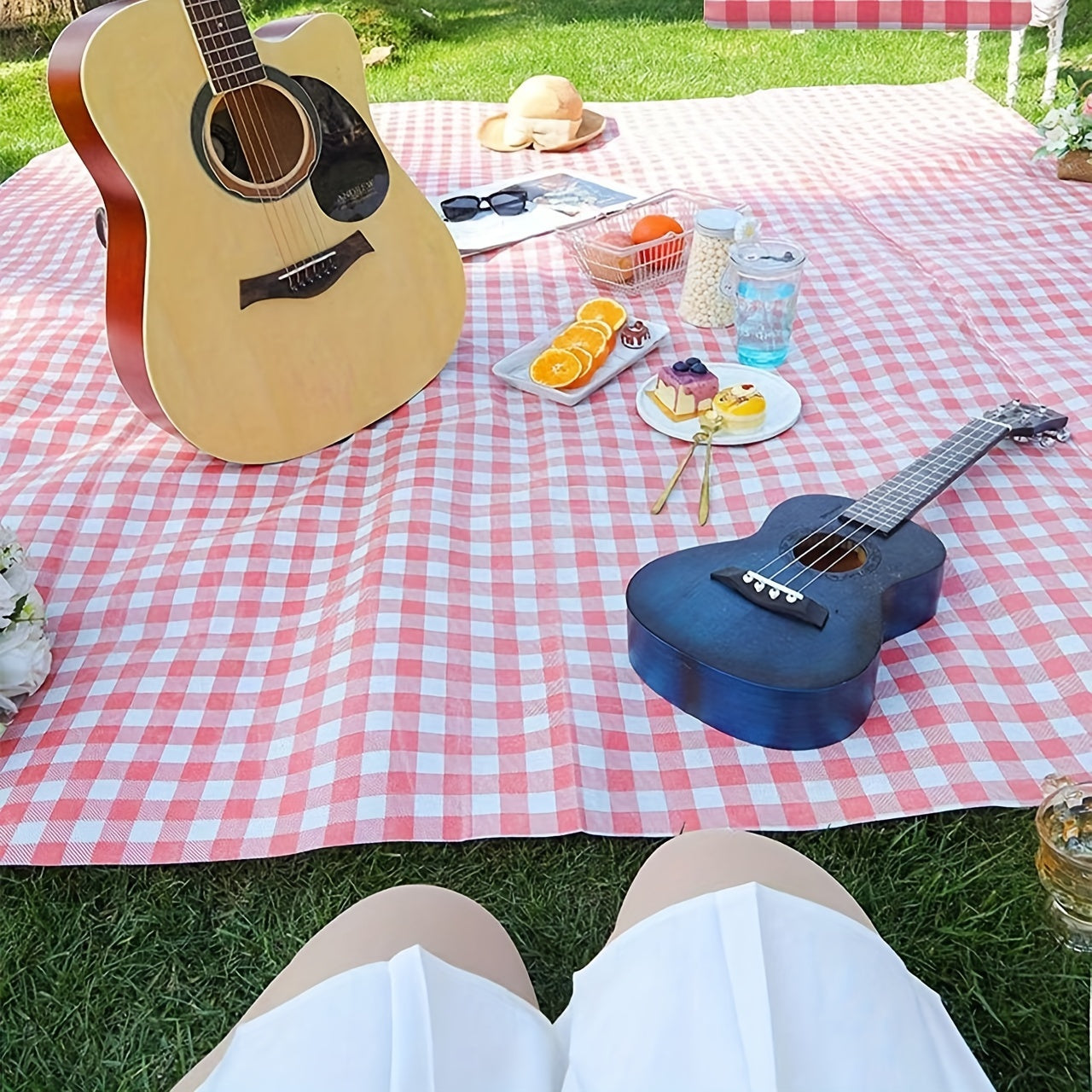 Outdoor Essentials | Waterproof Picnic Blanket with Sand-Resistant Surface | Lightweight & Foldable Mat for Comfort 7